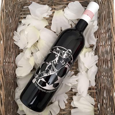 Fotbalová - hloubkové pískování a barvení skla