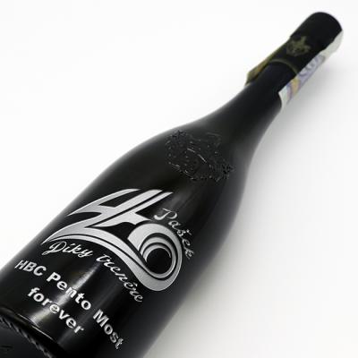 Láhev k narozeninám - hloubkové pískování a barvení skla