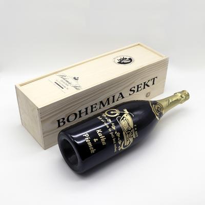 Svatební sekt - hloubkové pískování a barvení skla