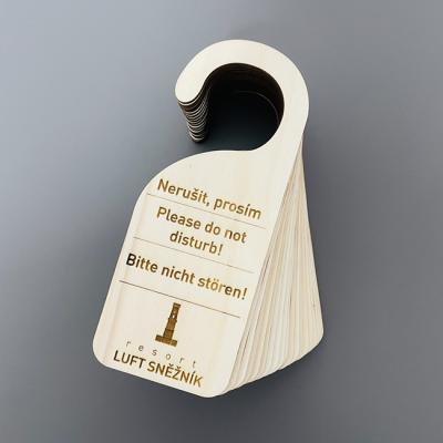 Visačka hotelového pokoje - značení a řezání laserem