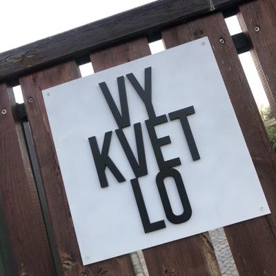 Dřevěný poutač - značení a řezání laserem